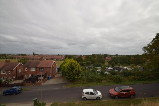 3 bed Semi-Detached to rent Image 11