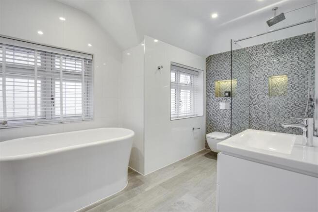 family bathroom.jpg