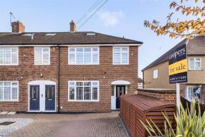 32b, East Mead, Ruislip HA4 9HH