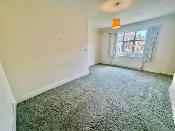2 bed Flat for sale Image 6