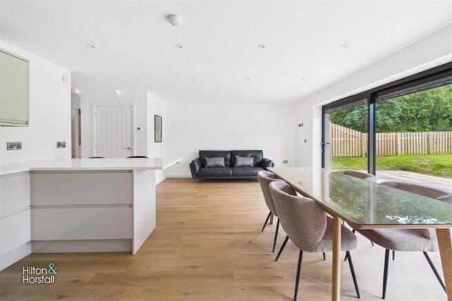 3 bed Detached for sale Image 8