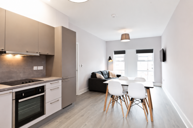 2 bed Apartment to rent Image 2