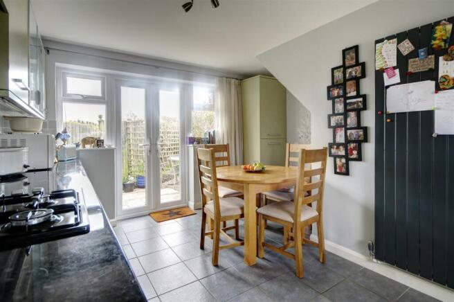 Kitchen 3.jpg