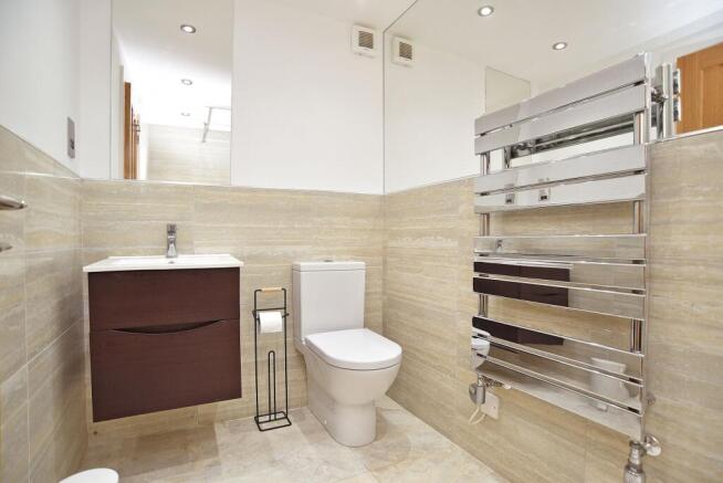 2 bed Flat for sale Image 4