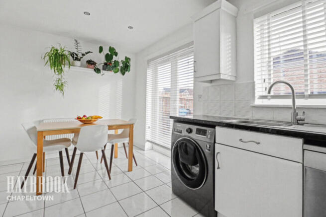 3 bed Detached for sale Image 8