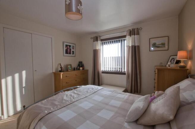 Master bedroom (2)