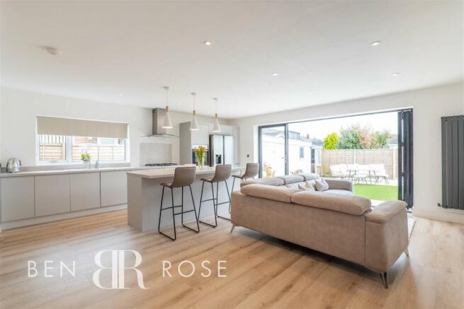 Kitchen/Breakfast/Family Room