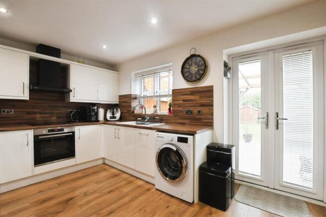 3 bed Terraced for sale Image 10
