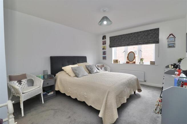 4 bed Detached for sale Image 10