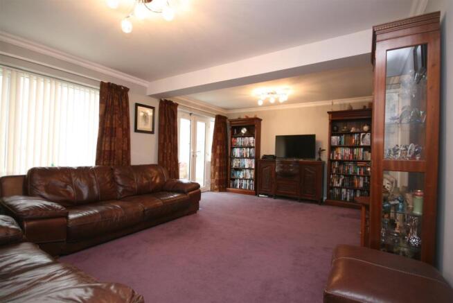 Lounge..JPG
