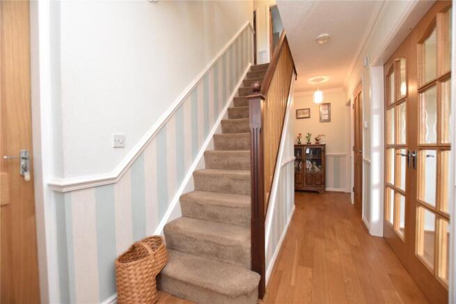 5 bed Detached for sale Image 10
