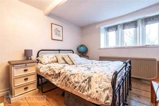 4 bed Detached for sale Image 12