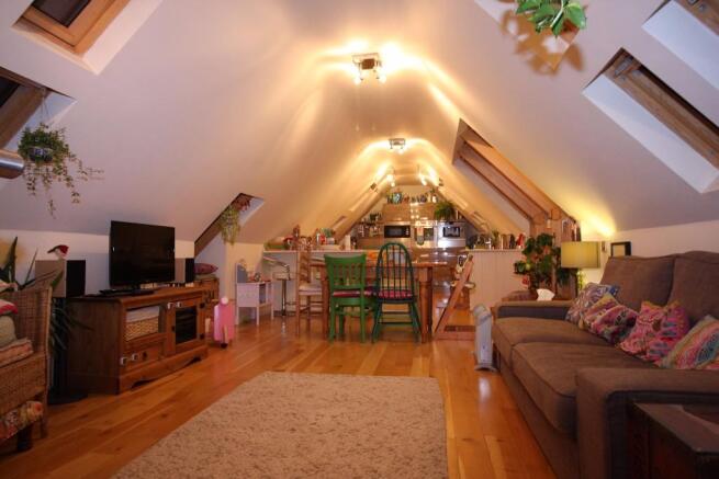Lounge / Kitchen