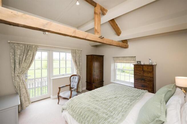 4 bed House for sale Image 10