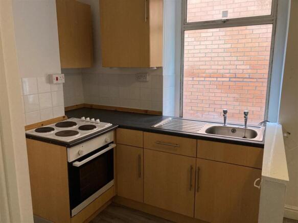 Flat 1, 95 Holton Road - kitchen 2.jpg