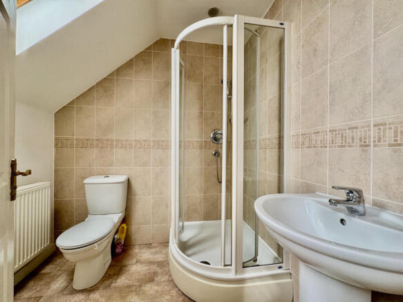 3 bed Town House to rent Image 9