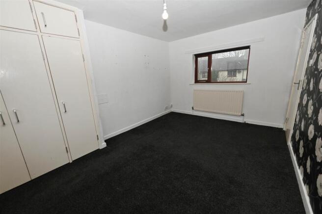 2 bed Terraced to rent Image 6