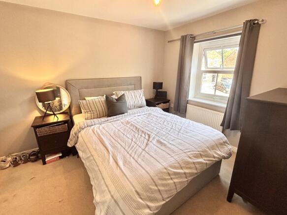 3 bed Town House to rent Image 7