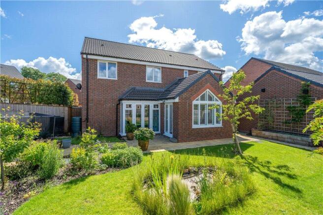 5 bed Detached for sale Image 6