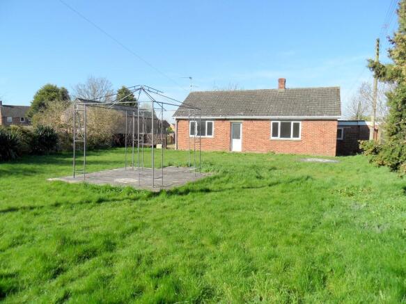 FRONT GARDEN