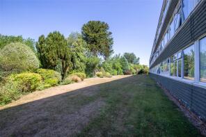 8, Howecroft Court, Eastmead Lane, Stoke Bishop, Bristol BS9 1HJ