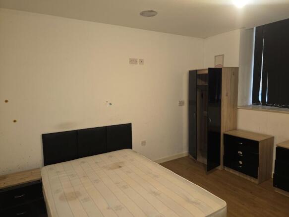 Flats 8. 26 and 32 Airedale House, Sunbridge Road, West Yorkshire, BD1 2PF photo 4
