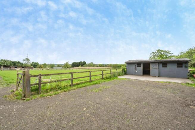 4 bed Detached for sale Image 4