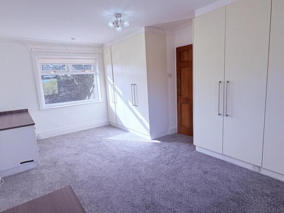 Main bedroom3