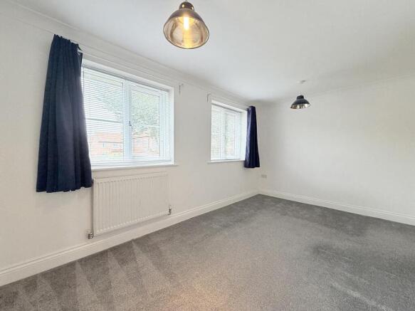 4 bed End of Terrace to rent Image 11