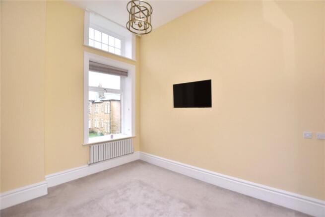 2 bed Apartment for sale Image 11