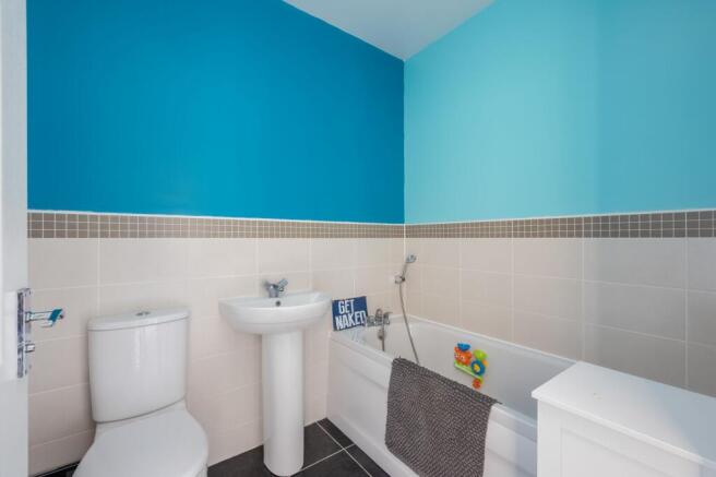 3 bed Semi-Detached to rent Image 11