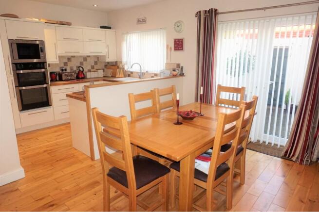 Kitchen/Dining Room
