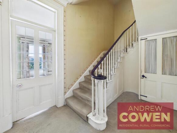 7 bed House for sale Image 10