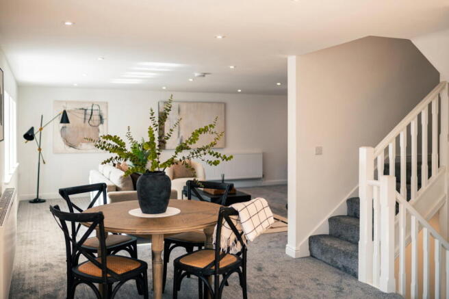 5 bed Town House for sale Image 9