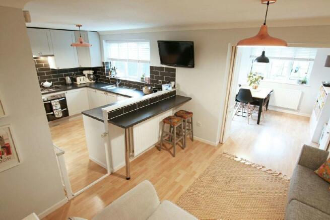 LIVING/KITCHEN
