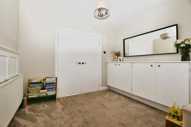 3 bed Semi-Detached for sale Image 8