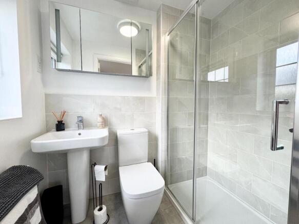 4 bed Detached for sale Image 12