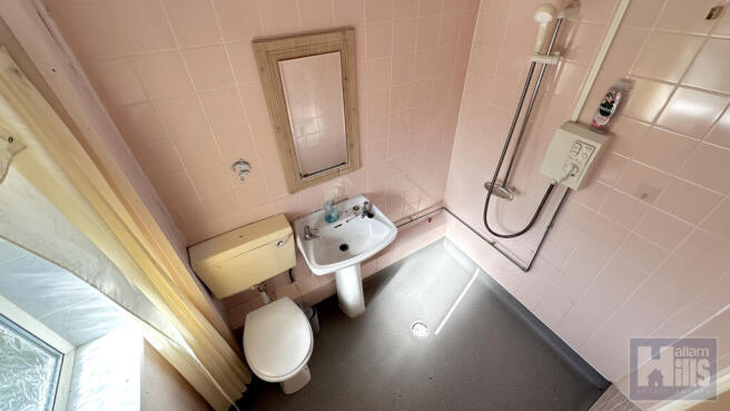 3 bed Terraced to rent Image 10
