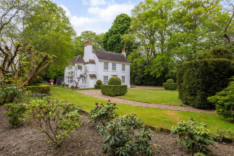Lyne, Chertsey, KT16