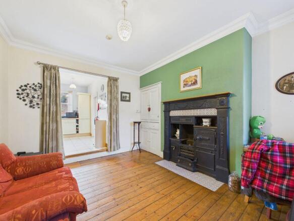 6 bed Semi-Detached for sale Image 6