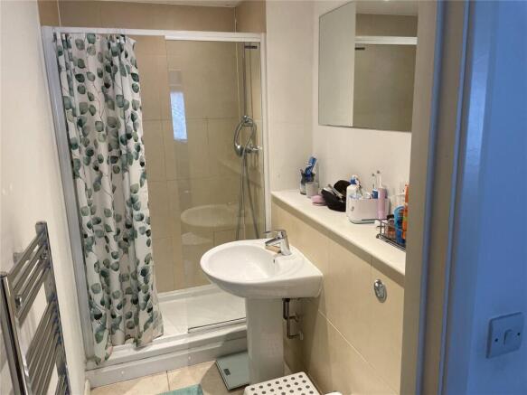 2 bed Apartment to rent Image 9