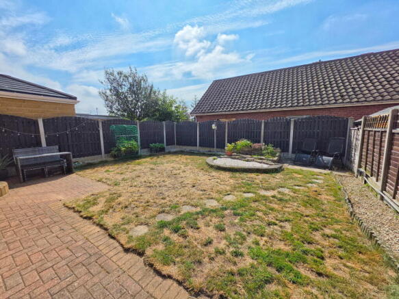 3 bed Semi-Detached for sale Image 12