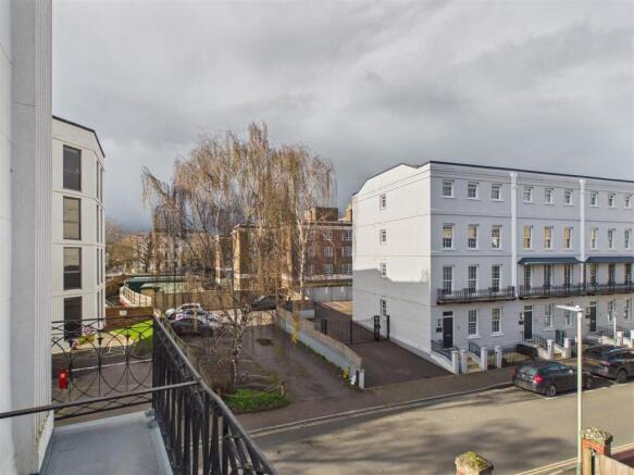 1-bed-central-cheltenham14.jpg