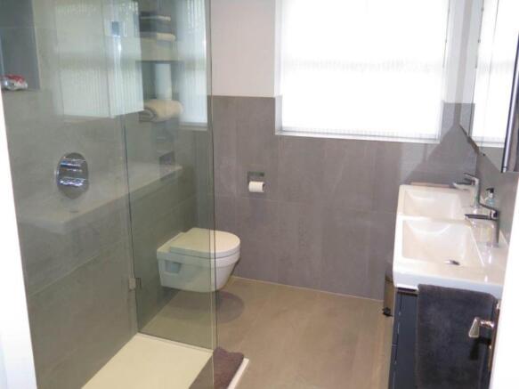 Master ensuite