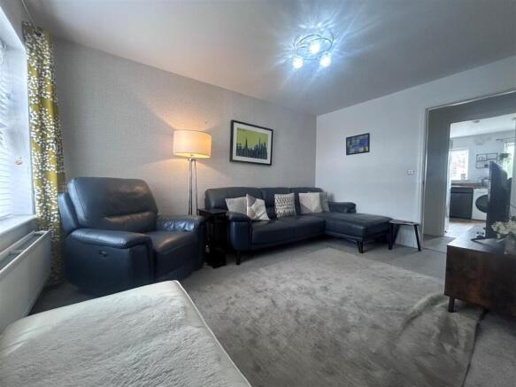 Cornfield Drive, Manchester photo 4