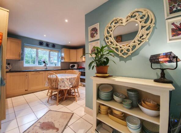 Kitchen & Breakfast Room