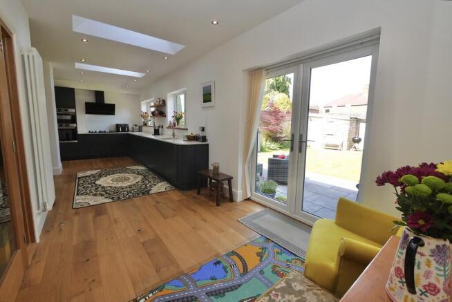 4 bed Detached for sale Image 8