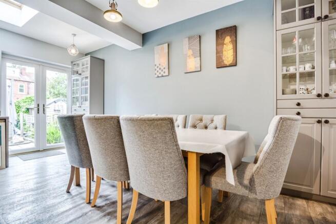 4 bed Semi-Detached for sale Image 4