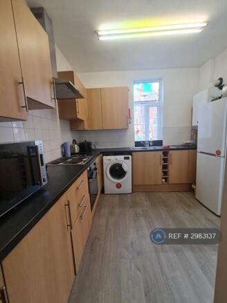 1 bed House Share to rent Image 4