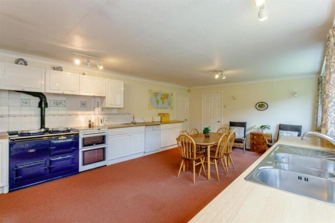 8344705-interior11.jpg